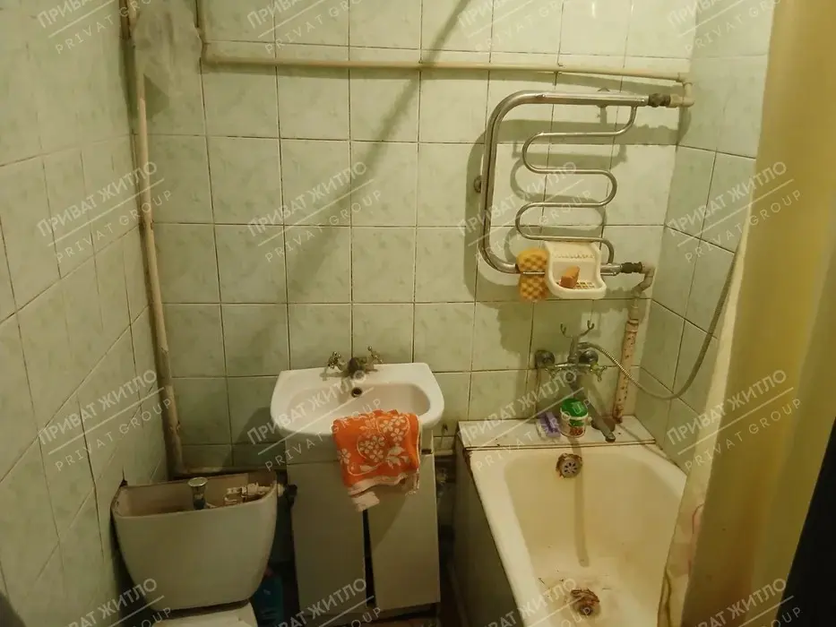 Квартира в будинку 12 км від Полтави. Автономка, гараж, ділянка